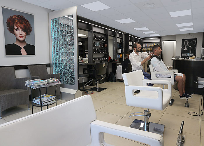 Chez RT Coiffure nous vous proposons une ambiance conviviale