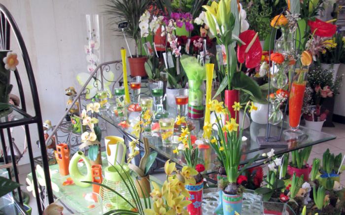 A Cavalaire depuis 1992, Chrystelle est à votre disposition pour toute composition florales.