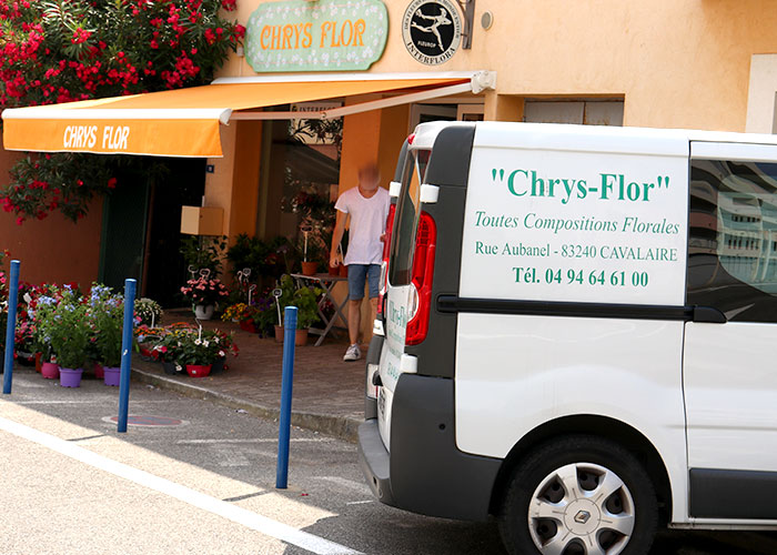 A Cavalaire depuis 1992, Chrystelle est à votre disposition pour toute composition florales