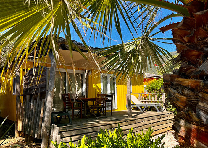 La treille est un camping à l'ambiance familiale situé à Calvaire-sur-Mer, au bord de la Méditerranée, dans le Golfe de Saint-tropez.